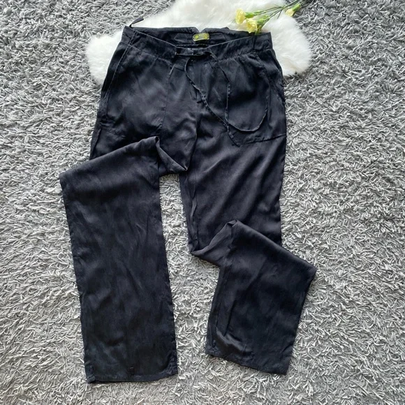 Nylon by Dex Silk Wide-Leg Trousers - Picture 2 of 9